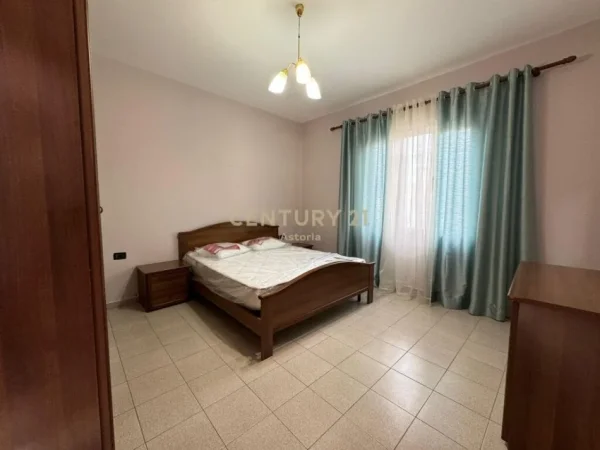 Shqiperi, jepet me qera apartament 2+1( Bosh) Kati 2, 103 m² 450 € (Ali Dem)