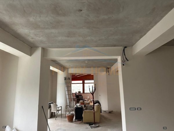 Durres, jepet me qera Kati 2, 120 m² 1.500 € (vollga)