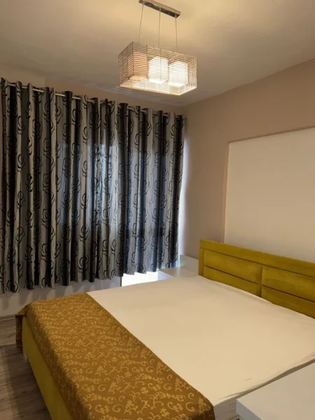 Tirane, jepet me qera apartament 2+1+Aneks+Ballkon Kati 5, 110 m² 600 € (komuna e parisit)