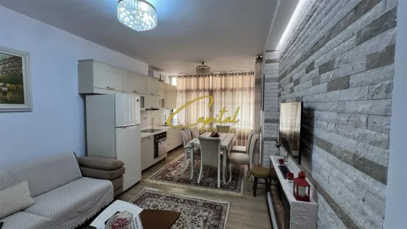 Tirane, jepet me qera apartament 3+1 Kati 5, 100 m² 900 € (RRUGA IRFAN TOMINI)