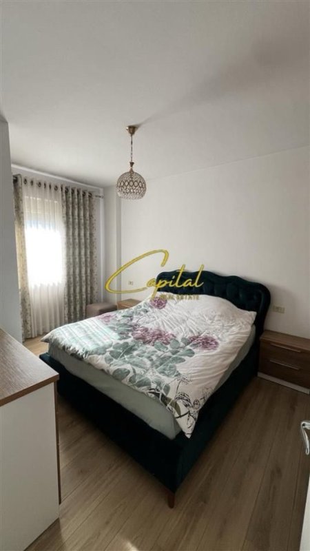 Tirane, jepet me qera apartament 3+1 Kati 5, 100 m² 900 € (RRUGA IRFAN TOMINI)