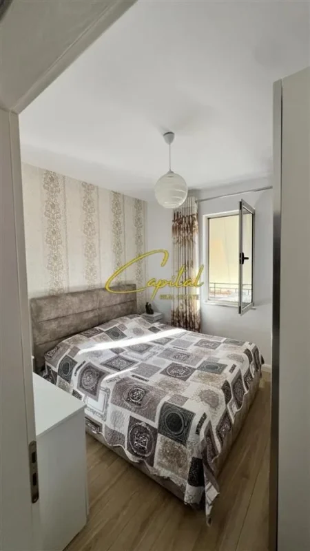 Tirane, jepet me qera apartament 3+1 Kati 5, 100 m² 900 € (RRUGA IRFAN TOMINI)