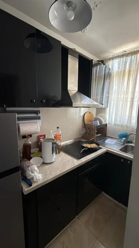 Tirane, jepet me qera apartament 1+1+Ballkon Kati 3, 60 m² 450 € (RRUGA BARDHYL BAR OSLO)