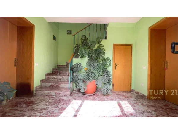 Tirane, shes hotel Kati 4, 413 m² 1.500.000 € (rruga elbasanit)