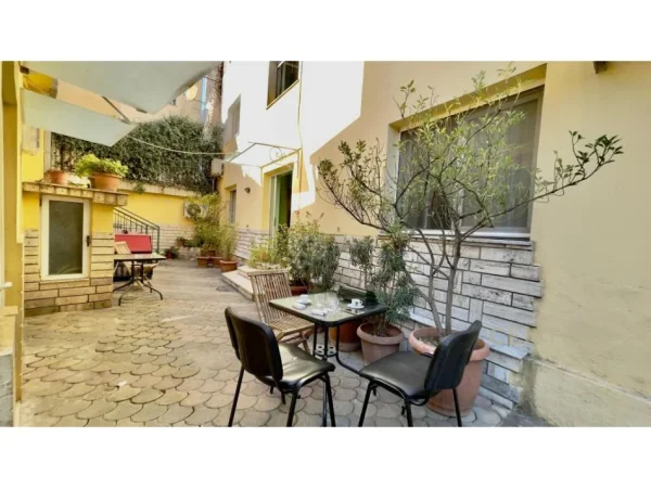 Tirane, shes hotel Kati 4, 413 m² 1.500.000 € (rruga elbasanit)