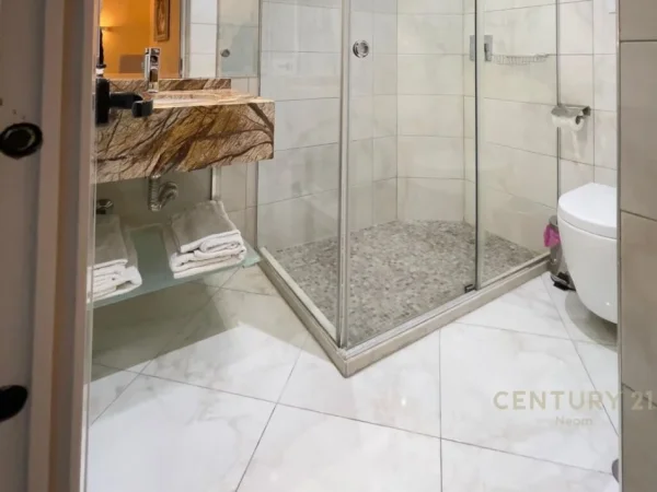 Tirane, shes hotel Kati 4, 413 m² 1.500.000 € (rruga elbasanit)