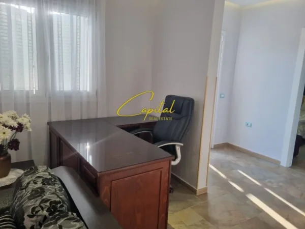 Tirane, jepet me qera apartament 1+1 Kati 3, 101 m² 600 € (VILAT GJERMANE)