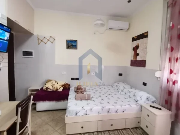 Tirane, jepet me qera garsonier Kati 2, 38 m² 450 € (Rruga ''5 Maj'')