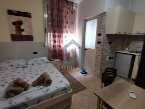 Tirane, jepet me qera garsonier Kati 2, 38 m² 450 € (Rruga ''5 Maj'')