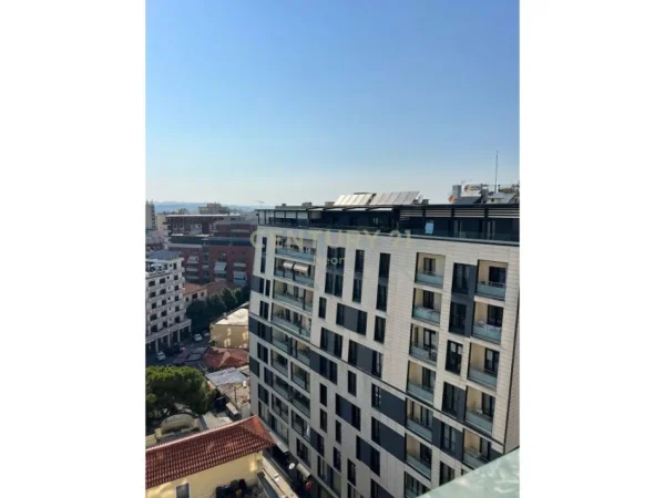 Tirane, jepet me qera zyre Kati 6, 96 m² 950 € (rruga kavajes)