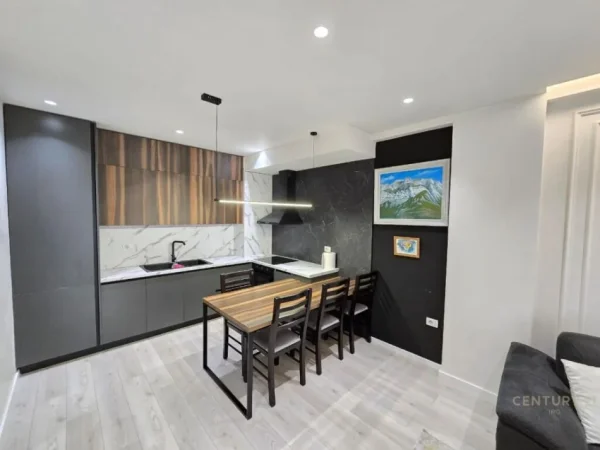 Tirane, jepet me qera apartament 1+1 Kati 9, 72 m² 600 € (Astir)