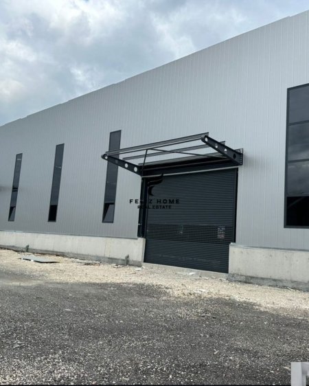 Tirane, jepet me qera magazine Kati 0, 930 m² 5.000 € (KASHAR)