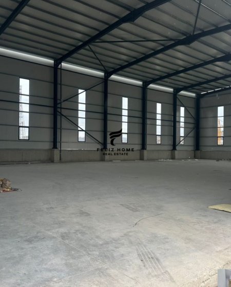 Tirane, jepet me qera magazine Kati 0, 930 m² 5.000 € (KASHAR)