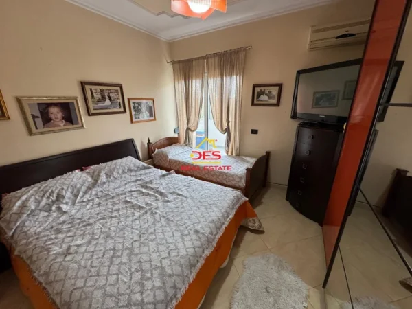 Vlore, shitet apartament 2+1+Ballkon Kati 8, 137 m² 220.000 € (Rruga Sadik Zotaj)