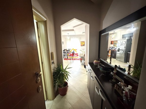 Vlore, shitet apartament 2+1+Ballkon Kati 8, 137 m² 220.000 € (Rruga Sadik Zotaj)