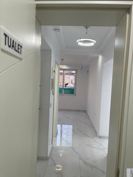 Tirane, shitet apartament 1+1+Ballkon Kati 2, 47 m² 145.000 € (RRUGA E DIBRES)