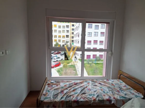 Tirane, jepet me qera apartament 2+1+Ballkon Kati 5, 85 m² 600 € (ALI DEMI)