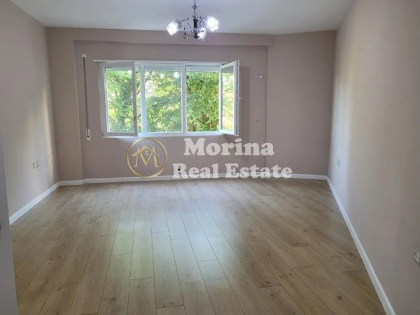 Tirane, jepet me qera apartament 1+1 Kati 4, 70 m² 400 € (Kopshti Botanik)
