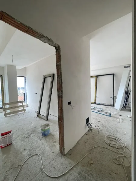 Tirane, shitet apartament 2+1+Ballkon Kati 5, 105 m² 282.150 € (Rruga e barrikadave)