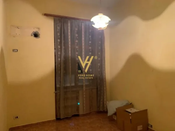 Tirane, jepet me qera zyre Kati 3, 150 m² 1.500 € (RRUGA PANORAMA)