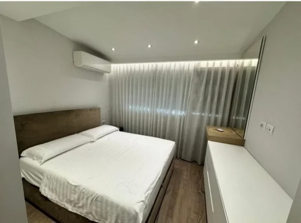 Tirane, jepet me qera apartament 2+1 Kati 5, 120 m² 1.250 € (Bllok)