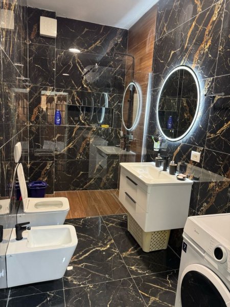 Tirane, jepet me qera Vile 2+1+Ballkon Kati 2, 110 m² 500 € (rruga dibres)