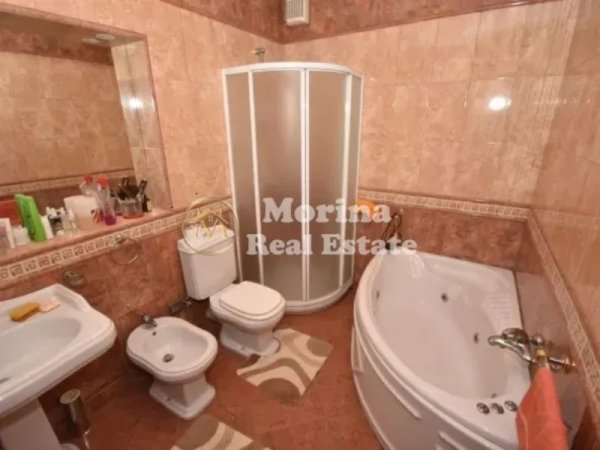 Tirane, jepet me qera apartament 2+1 Kati 8, 125 m² 750 € (Stadiumi Air Albania)