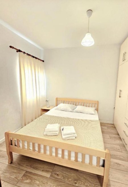 Tirane, jepet me qera apartament 1+1+Aneks+Ballkon Kati 4, 550 € (fusha e aviacionit)