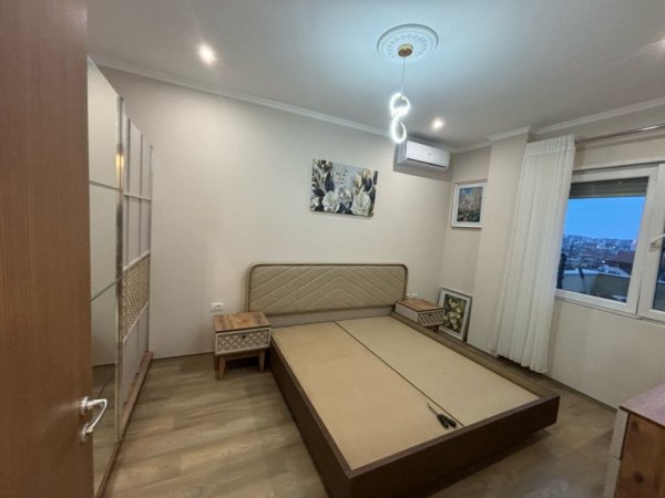 Tirane, jepet me qera apartament 1+1+Aneks+Ballkon Kati 3, 600 € (rruga e kavajes , tibo)