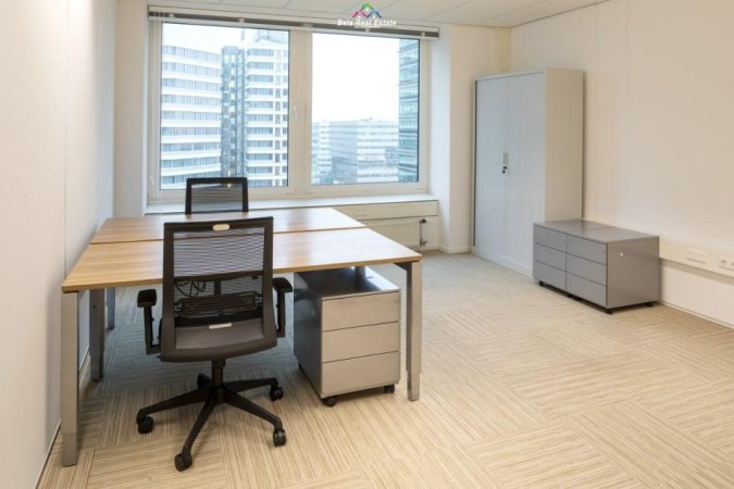 Tirane, jepet me qera zyre Kati 2, 74 m² 500 € (don bosko)