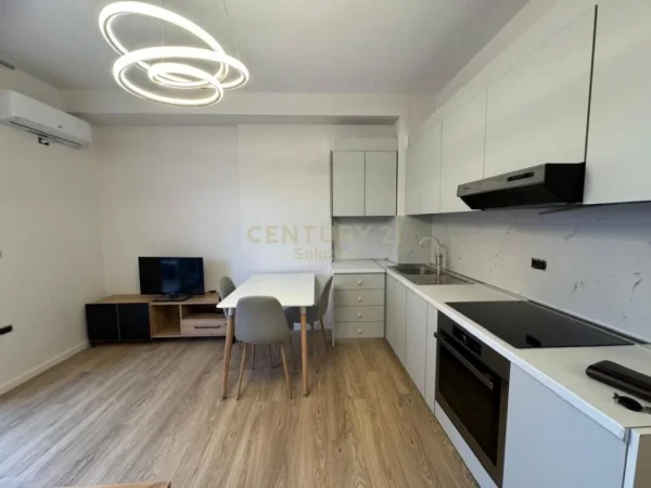 Tirane, jepet me qera apartament 1+1 Kati 5, 70 m² 570 € (selman delvina)