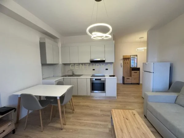 Tirane, jepet me qera apartament 1+1 Kati 5, 70 m² 570 € (selman delvina)