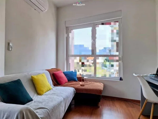 Tirane, jepet me qera apartament 2+1 Kati 3, 85 m² 550 € (ali demi)