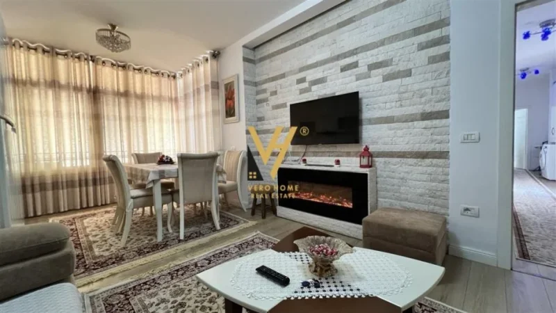 Tirane, jepet me qera apartament 3+1+Ballkon Kati 5, 100 m² 900 € (IRFAN TOMINI)
