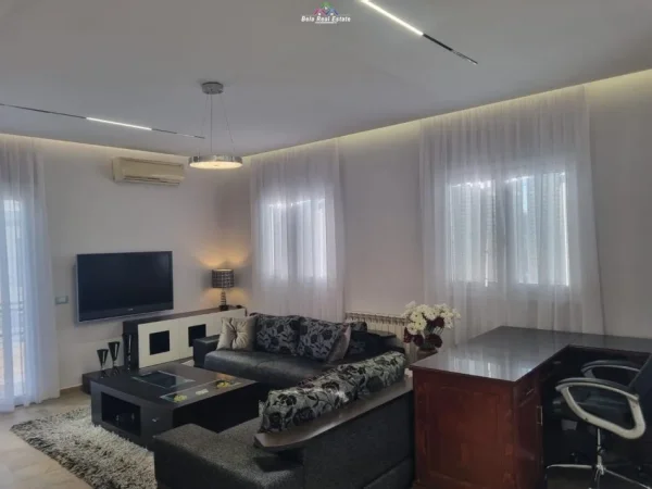 Tirane, jepet me qera Vile 2+1 Kati 3, 100 m² 600 € (VILAT GJERMANE)