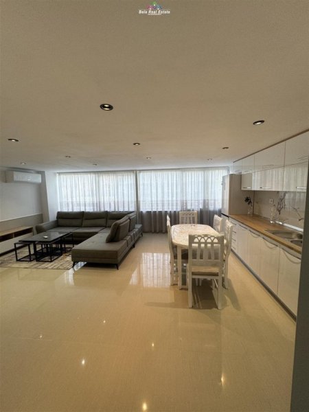 Tirane, jap me qera apartament 2+1+Ballkon Kati 1, 175 m² 550 € (FRESKU)