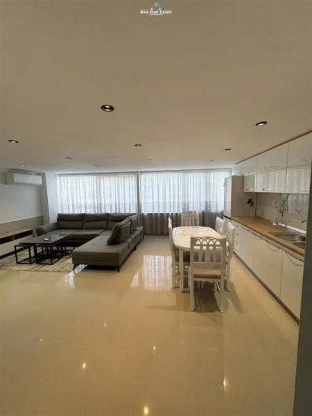 Tirane, jap me qera apartament 2+1+Ballkon Kati 1, 175 m² 550 € (FRESKU)