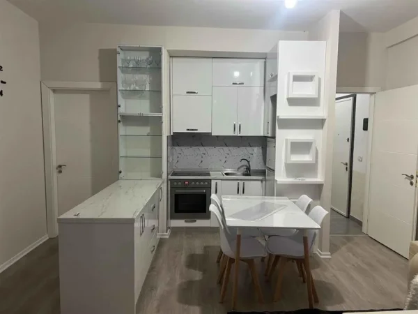 Tirane, jap me qera apartament 3+1+Ballkon Kati 9, 97 m² (Fusha e Aviacionit, afer shkolles Dhora Leka)