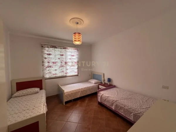 Tirane, jepet me qera apartament 2+1 Kati 6, 100 m² 590 € (Brryli)