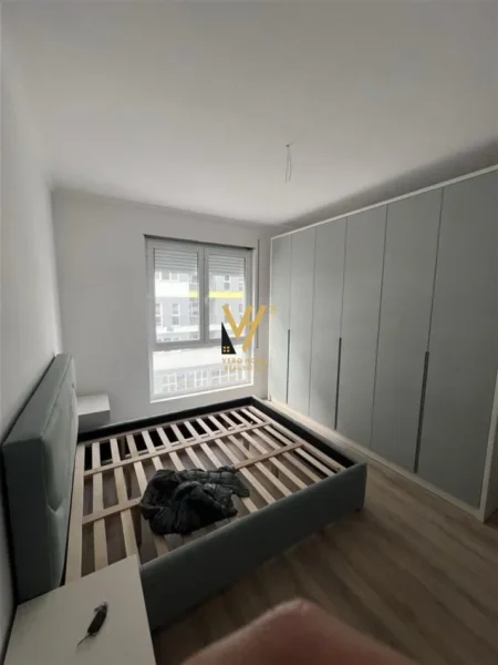 Tirane, shitet apartament 2+1+Ballkon Kati 2, 92 m² 130.000 € (UNIVERS CITY)