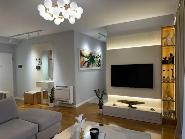 Tirane, jap me qera apartament 1+1+Ballkon Kati 1, 75 m² 1.000 € (Rruga e Barrikadave)