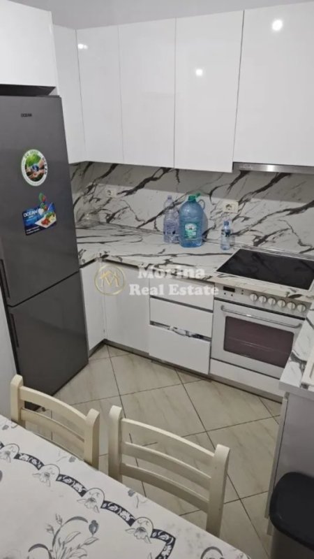 Tirane, jepet me qera apartament 1+1 Kati 3, 65 m² 400 € (Astir)