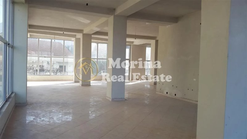 Tirane, shitet ambjent biznesi Kati 1, 350 m² 390.000 € (Rruga e Dibres)