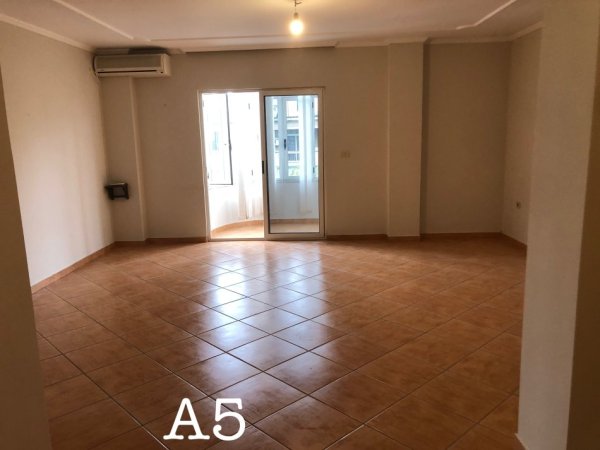 Tirane, jepet me qera zyre Kati 4, 180 m² 1.900 € (Sulejman Delvina)