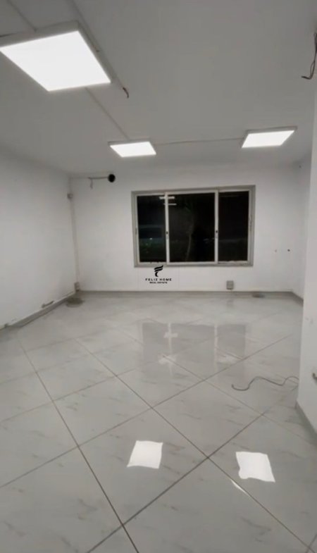 Tirane, jepet me qera ambjent biznesi Kati 0, 290 m² 2.200 € (RRUGA E KOSOVAREVE)