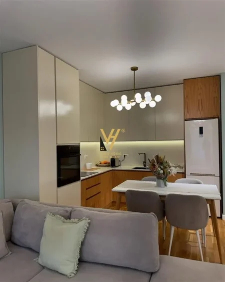 Tirane, jepet me qera apartament 1+1+Ballkon Kati 3, 75 m² 1.000 € (RRUGA E BARRIKADAVE)