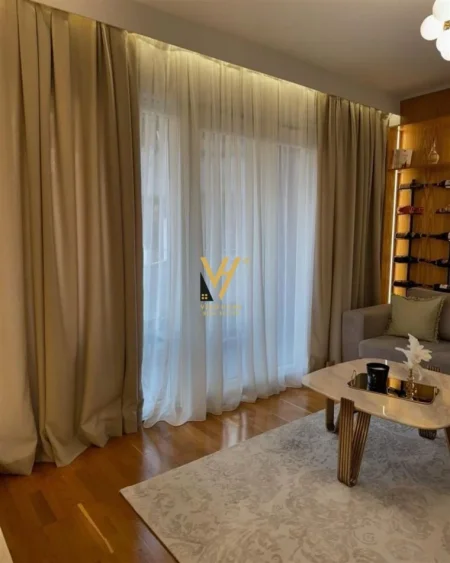 Tirane, jepet me qera apartament 1+1+Ballkon Kati 3, 75 m² 1.000 € (RRUGA E BARRIKADAVE)