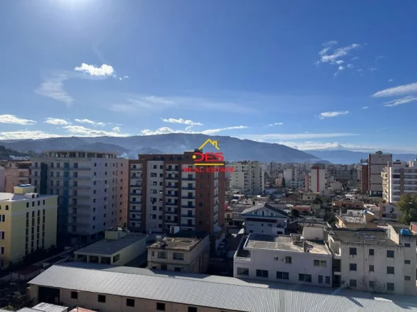 Vlore, shitet apartament 2+1+Ballkon Kati 9, 96 m² 105.000 € (Rruga Gjergj Kastrioti)