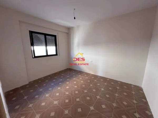 Vlore, shitet apartament 2+1+Ballkon Kati 9, 96 m² 105.000 € (Rruga Gjergj Kastrioti)