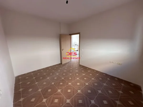 Vlore, shitet apartament 2+1+Ballkon Kati 9, 96 m² 105.000 € (Rruga Gjergj Kastrioti)